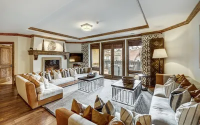 Arrabelle Luxury Mountain View 4 BR Condo- Close To The Mountain Save 20% on 7+ Nights!