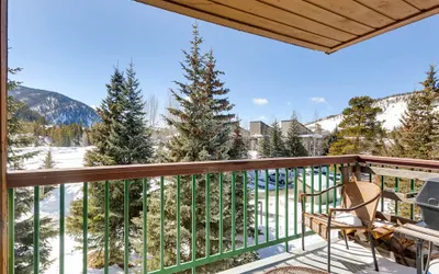 Price Conscious Studio Condo ~ Lenawee 1747 ~ Kids Ski Free!