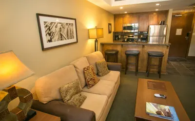 Sundial Lodge Condo Steps from Red Pine Gondola Save 20% on 7+ Nights!