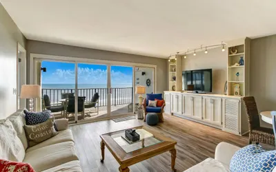 Beach Cottage Look Condo, Ocean View from Spacious Balcony