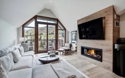 Vail Village Private 4 BR Residence w Full Kitchen Save 20% on 7+ Nights!