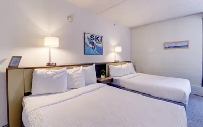 Perfectly Located Hotel Room - Ski-In Ski-Out - Steps to the American Eagle/American Flyer chairlifts - MP522H