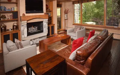 Ski in/out Lodge with Private Lifts, 2BR 2BA next to Village