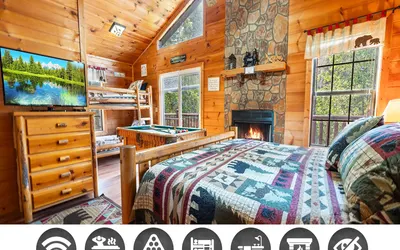 Paw Prints Secluded Mountain View Cabin with Hot Tub and Pool Table