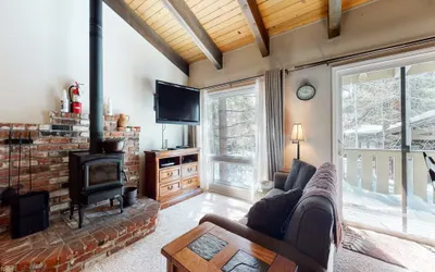 Chateau de Montagne 15 On The Shuttle Route, Walk to Shopping Center, Washer Dryer