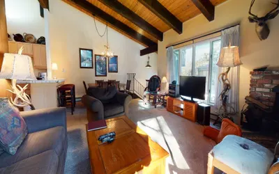 Chateau de Montagne 23 Spacious Family Condo With Great Complex Amenities On Shuttle Route