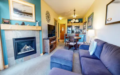 Sunstone 127 Modern Condo At Sunstone Lodge with Great Complex Amenities near Ski-In Ski-Out