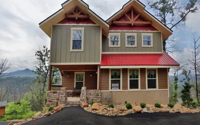 Above It All Cabin with Luxury Amenities and Game Room