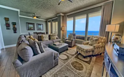 Pleasant Oceanfront Condo with Large Balcony and Beach Access - Unit 1605