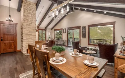 Rustic Retreat Vacation Home at Windcliff