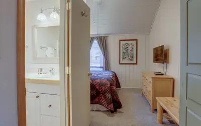11 Pine Mt Family Home with Game Room, Hot Tub, and BBQ on the Deck
