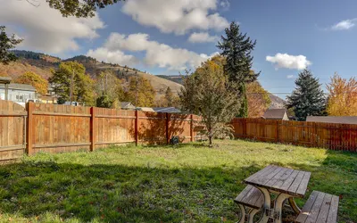 Pet-Friendly Waveseeker Home with Private Yard