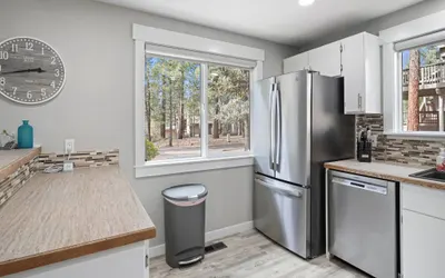 2 Killdeer Home features Private Hot Tub and Bikes to Explore Sunriver