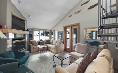 Pet Friendly Ski-In Ski-Out Right By The Lift and Golf Course - FP310