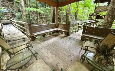 Streamsong Secluded Creek View Cabin with Hot Tub and Pool Table