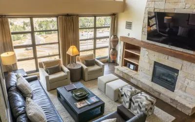 Three Bedroom Penthouse at the base of Canyons Save 20% on 7+ Nights!