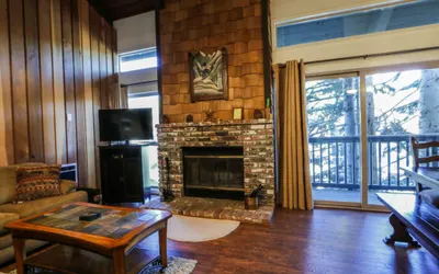 Chamonix 94 Cozy Townhouse with Great Complex Amenities, Walk to Canyon Lodge