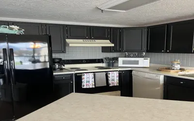 City View 611 3BD Condo with Jacuzzi Tub and Fireplace