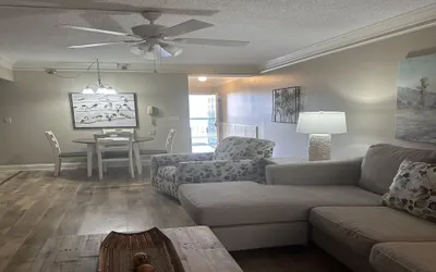 Smoky Mountains 304 2BD Condo with Private Balcony and Fireplace