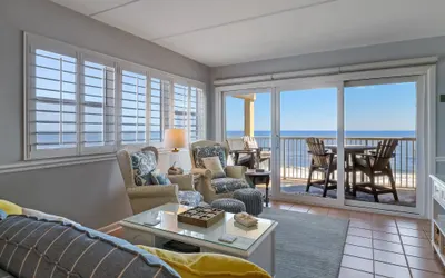 Beach Condo Miles-long Views Sand and Sea, Access to Private Fishing Pier