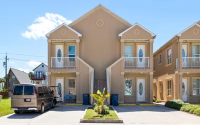 Aqua #4 Family Condo Near Community Pool in South Padre Island