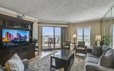 IR 206 is a very Nice Gulf Front 2 BR with free beach set up for 2