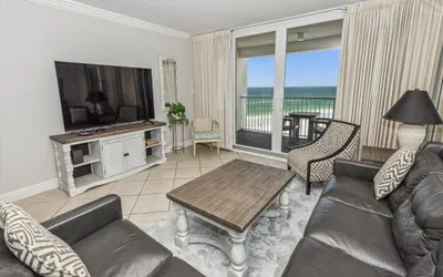 Shoreline Towers 1063 - 2 BR Gulf view unit sits beachside