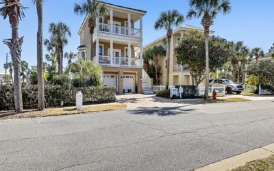 Joes Dream is a Gorgeous 3 BR 3 BA home in Destin Pointe that sleeps 8