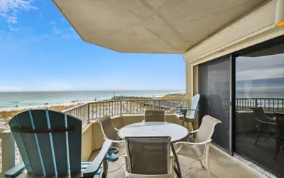 IR 102 is a large 2 BR on the Gulf with free beach set up for 2 (seasonal)