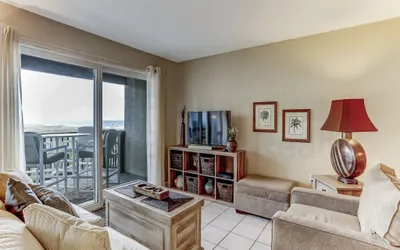 Ocean View Condo Steps Away from Beach, Access to Salt Water Pool