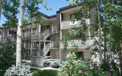 Value Lodging in Aspen Core - Walk to lifts