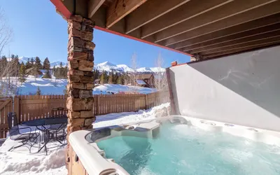 Creekside Escape