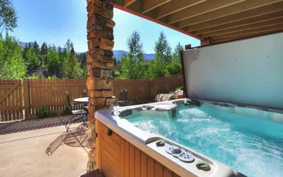 Creekside Escape