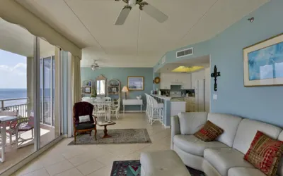 Spacious Oceanfront Condo with 3 Baths