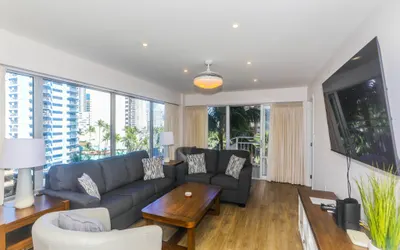 Fully Furnished Ilikai Tower 525 Condo With Free Wifi, Near Best Waikiki Beaches!