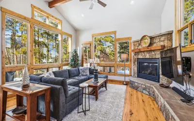 Lone Hand Lodge
