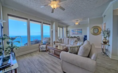 Marvelous Condo with Beachside Pool and Free Poolside WiFi - Unit 0902