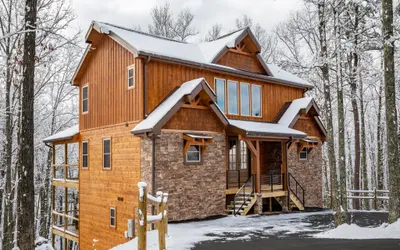Iron Mountain Lodge