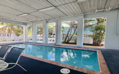 102 6TH Street South Up and Down