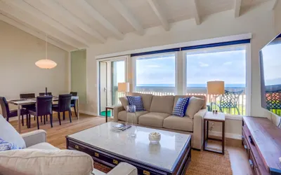 Luxury Ocean View Condo features Direct Access to Beach SBTC331