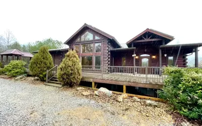 Grand View, 360-degrees of awesome Mountain Views!