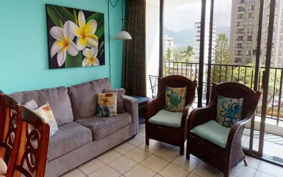 Deluxe Condo Near Waikiki Beach - Free Parking