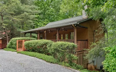Mountain Dew - Rustic 2 Bedroom Cabin Near Great Smoky Mountain NP