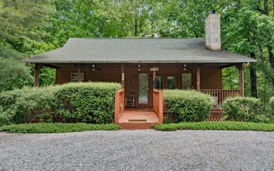 Mountain Dew - Rustic 2 Bedroom Cabin Near Great Smoky Mountain NP