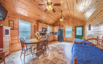 RR 9122SF Sunflower Cabin