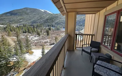 Kids Ski Free – Steps to the Gondola, Updated Mountain View Condo