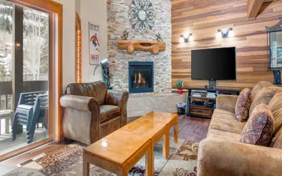 1687 Lakeside Getaway at Deer Valley! Free Deer Valley Skier Shuttle!