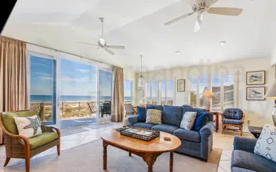 South Fletcher Spacious Family Friendly Home