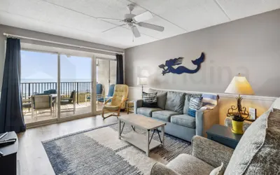 Nautical Decorated Oceanfront Condo