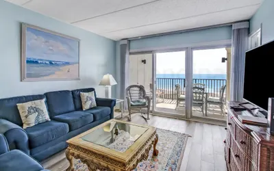 Striking Ocean View Condo with Private Walkway to the Beach